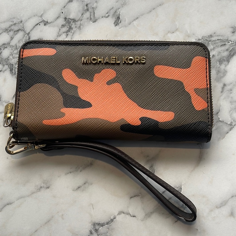 Michael Kors camo wallet